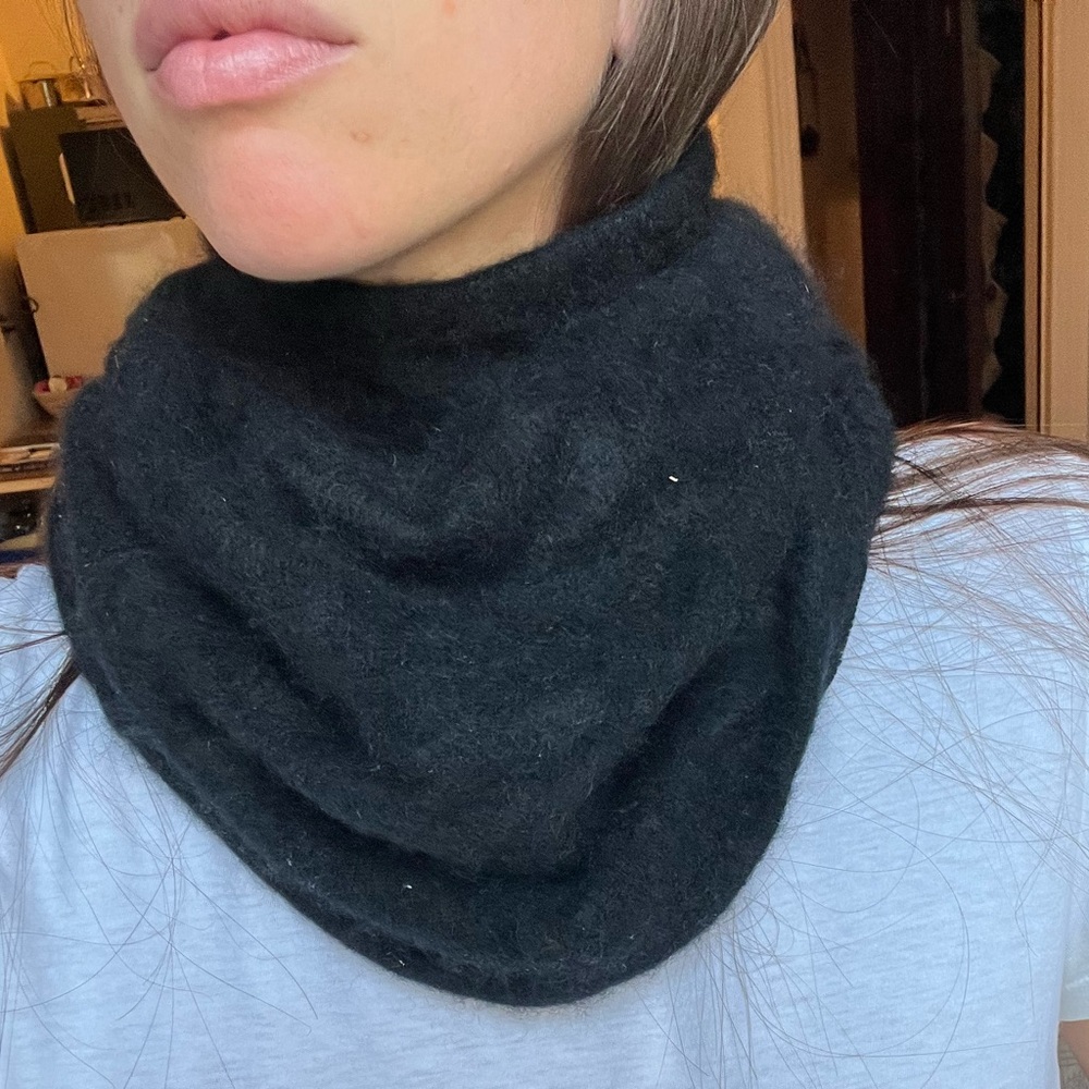 Cashmere neck warmer
